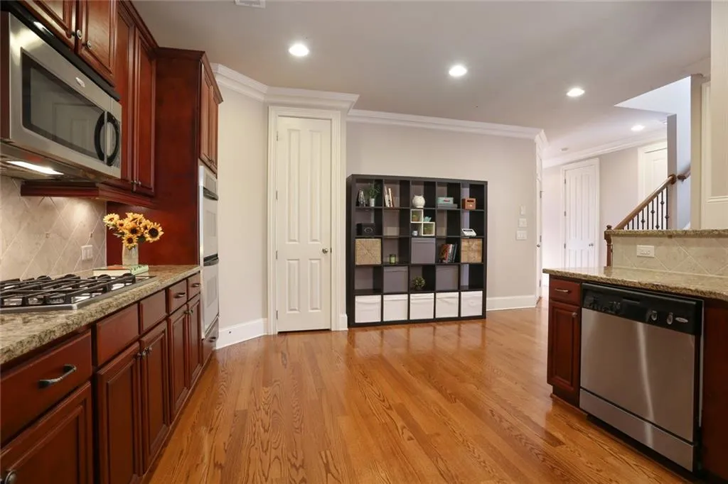 7780 Glisten Avenue, Sandy Springs, Georgia 30328, 3 Bedrooms Bedrooms, ,2 BathroomsBathrooms,Residential,Sold,7780 Glisten Avenue,6505127