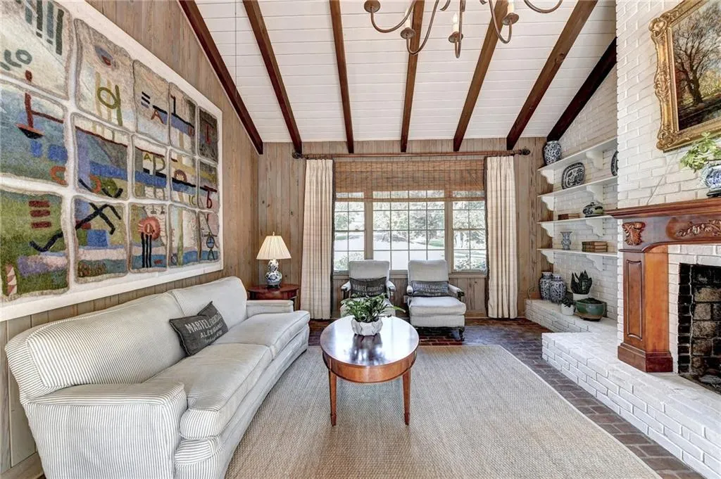 3225 Jett Ferry Court, Sandy Springs, Georgia 30350, 7 Bedrooms Bedrooms, ,5 BathroomsBathrooms,Residential,Sold,3225 Jett Ferry Court,6954949