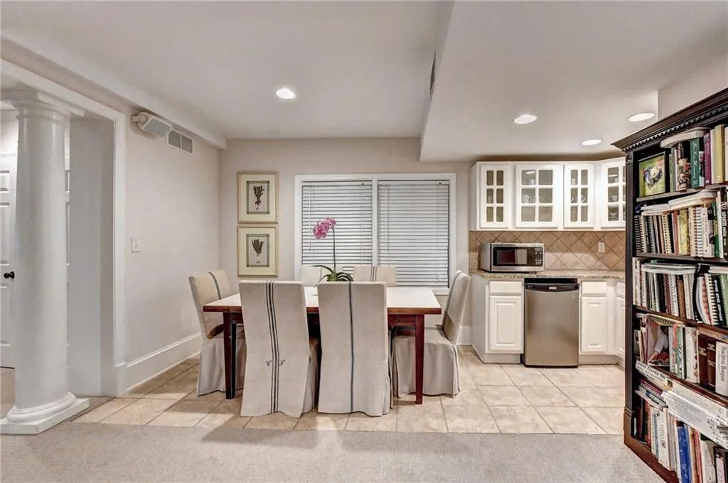 3225 Jett Ferry Court, Sandy Springs, Georgia 30350, 7 Bedrooms Bedrooms, ,5 BathroomsBathrooms,Residential,Sold,3225 Jett Ferry Court,6954949