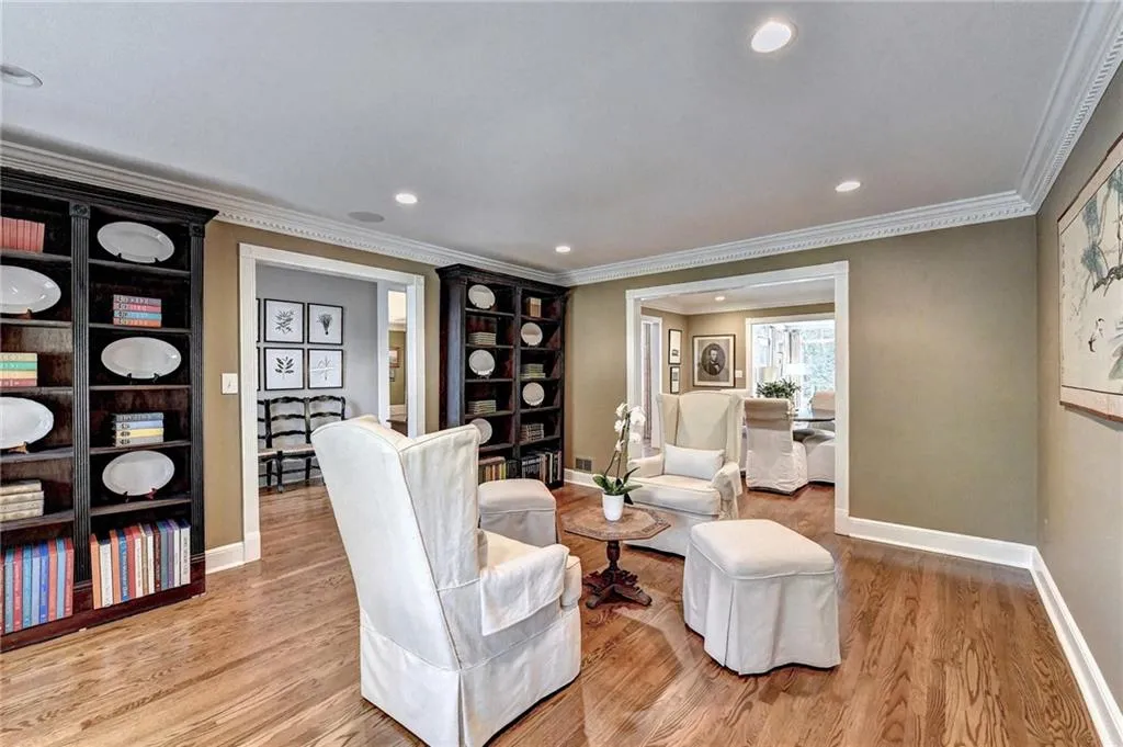 3225 Jett Ferry Court, Sandy Springs, Georgia 30350, 7 Bedrooms Bedrooms, ,5 BathroomsBathrooms,Residential,Sold,3225 Jett Ferry Court,6954949