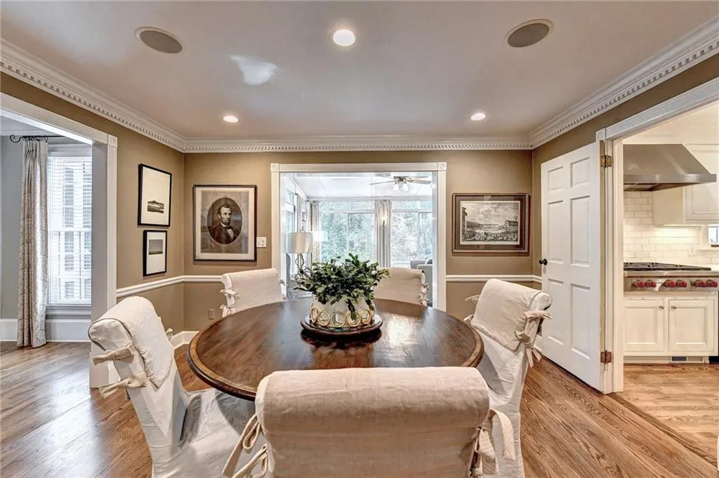 3225 Jett Ferry Court, Sandy Springs, Georgia 30350, 7 Bedrooms Bedrooms, ,5 BathroomsBathrooms,Residential,Sold,3225 Jett Ferry Court,6954949