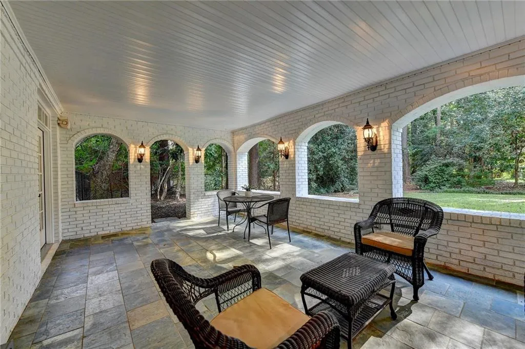 3225 Jett Ferry Court, Sandy Springs, Georgia 30350, 7 Bedrooms Bedrooms, ,5 BathroomsBathrooms,Residential,Sold,3225 Jett Ferry Court,6954949