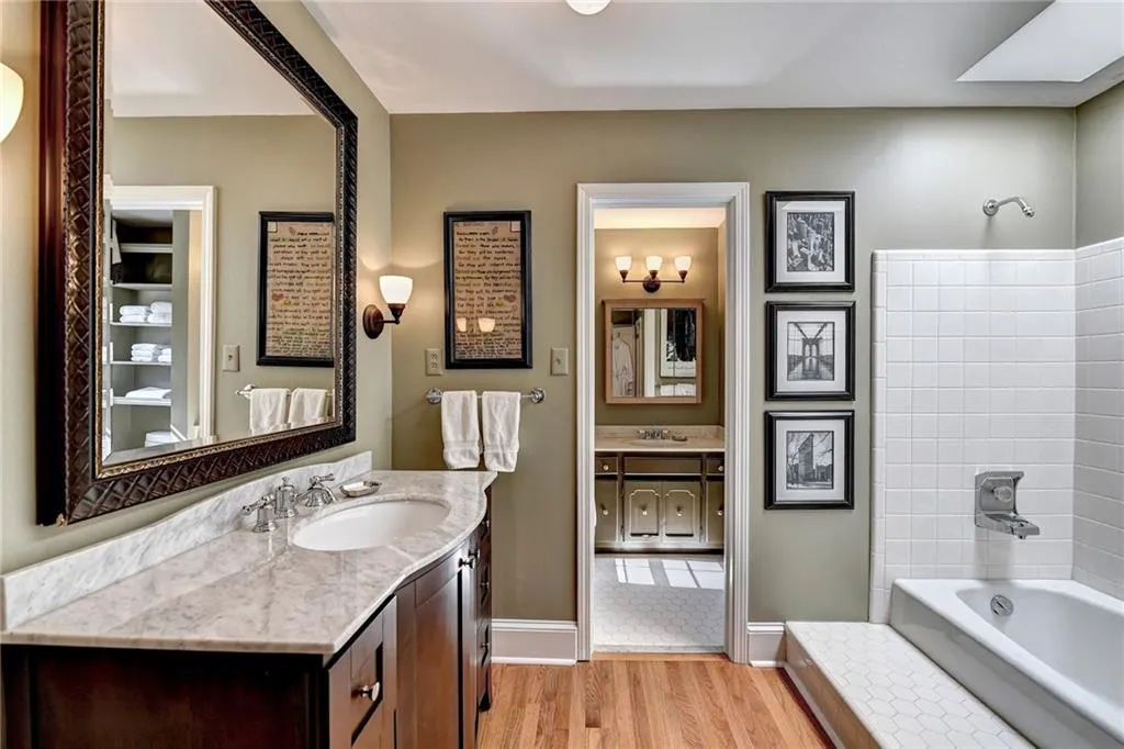 3225 Jett Ferry Court, Sandy Springs, Georgia 30350, 7 Bedrooms Bedrooms, ,5 BathroomsBathrooms,Residential,Sold,3225 Jett Ferry Court,6954949