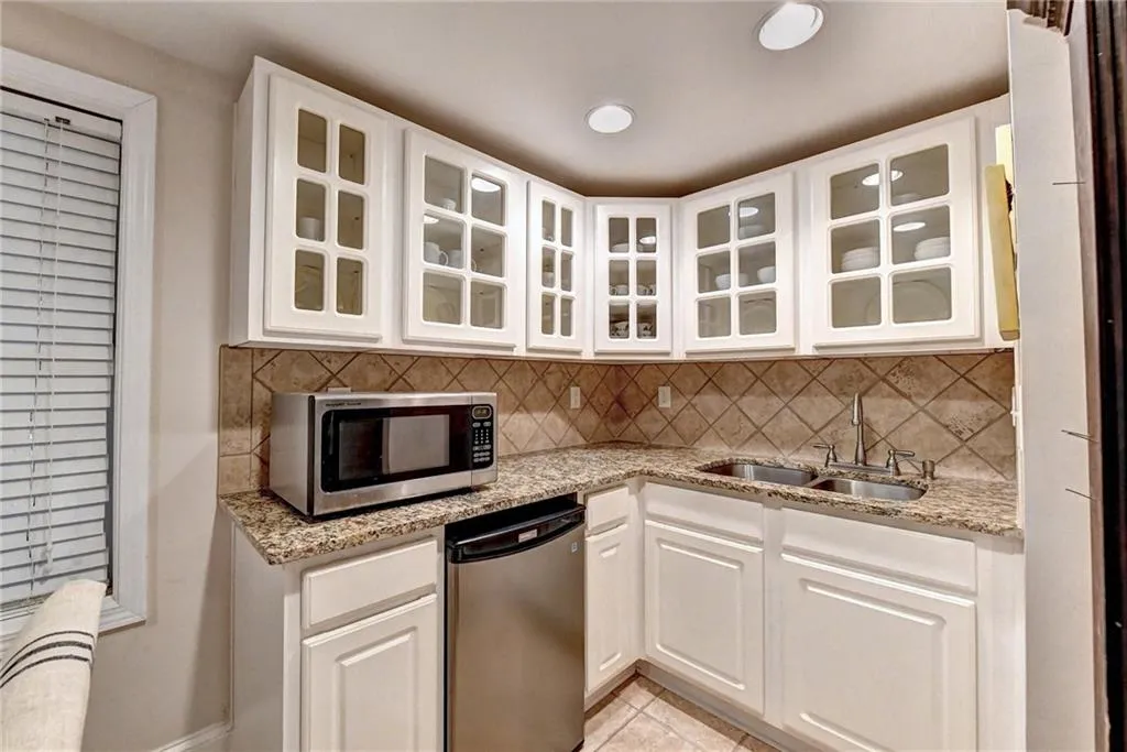 3225 Jett Ferry Court, Sandy Springs, Georgia 30350, 7 Bedrooms Bedrooms, ,5 BathroomsBathrooms,Residential,Sold,3225 Jett Ferry Court,6954949