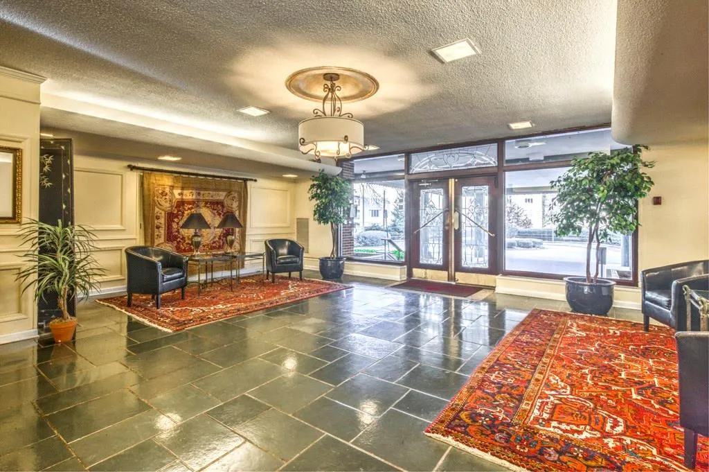 2965 Pharr Court South Nw Unit 104, Atlanta, Georgia 30305, 2 Bedrooms Bedrooms, ,2 BathroomsBathrooms,Residential,Sold,2965 Pharr Court South Nw Unit 104,5634947