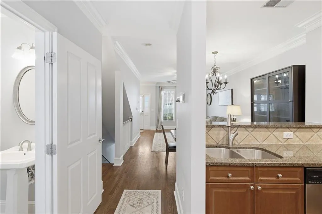 1147 Ne Glenridge Place, Atlanta, Georgia 30342, 1 Bedroom Bedrooms, 0 ,1 BathroomBathrooms,Residential,For Sale,1147 Ne Glenridge Place,7827747