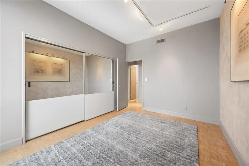 3060 Pharr Court N Unit 615, Atlanta, Georgia 30305, 3 Bedrooms Bedrooms, 0 ,2 BathroomsBathrooms,Residential,For Sale,3060 Pharr Court N Unit 615,7781767