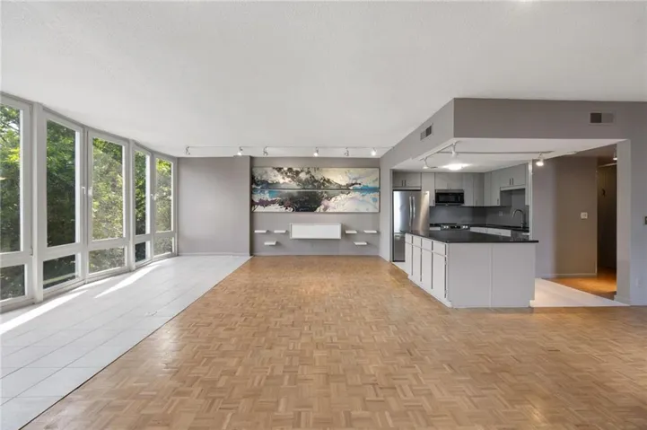 3060 Pharr Court N Unit 615, Atlanta, Georgia 30305