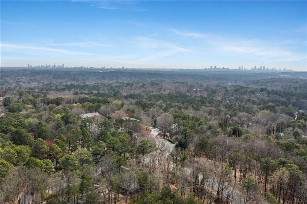 4100 Paces Walk Se Unit 2205, Atlanta, Georgia 30339, 3 Bedrooms Bedrooms, ,2 BathroomsBathrooms,Residential,For Sale,4100 Paces Walk Se Unit 2205,7543323
