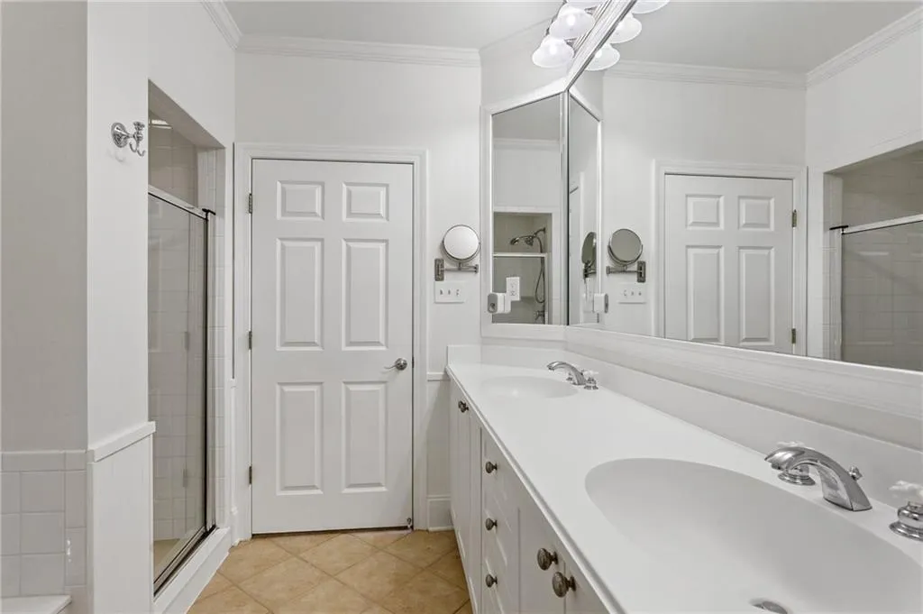 4100 Paces Walk Se Unit 2205, Atlanta, Georgia 30339, 3 Bedrooms Bedrooms, ,2 BathroomsBathrooms,Residential,For Sale,4100 Paces Walk Se Unit 2205,7543323