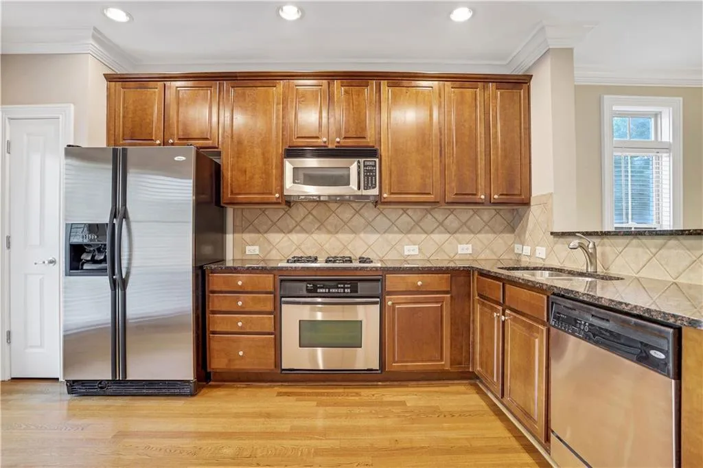 191 Le Gran Court, Sandy Springs, Georgia 30328, 2 Bedrooms Bedrooms, ,2 BathroomsBathrooms,Residential,Sold,191 Le Gran Court,6943609