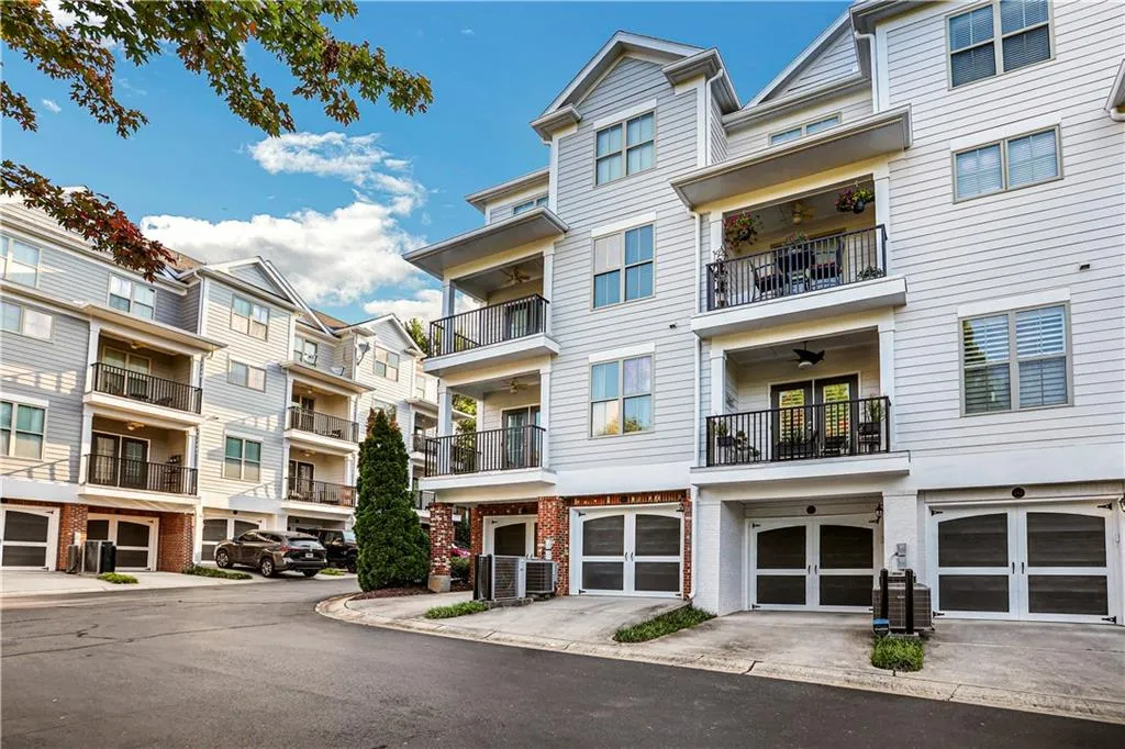 191 Le Gran Court, Sandy Springs, Georgia 30328, 2 Bedrooms Bedrooms, ,2 BathroomsBathrooms,Residential,Sold,191 Le Gran Court,6943609