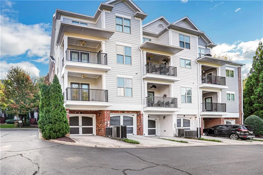 191 Le Gran Court, Sandy Springs, Georgia 30328, 2 Bedrooms Bedrooms, ,2 BathroomsBathrooms,Residential,Sold,191 Le Gran Court,6943609