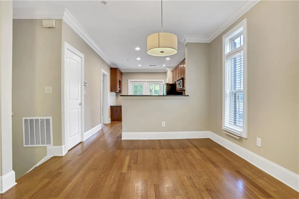 191 Le Gran Court, Sandy Springs, Georgia 30328, 2 Bedrooms Bedrooms, ,2 BathroomsBathrooms,Residential,Sold,191 Le Gran Court,6943609