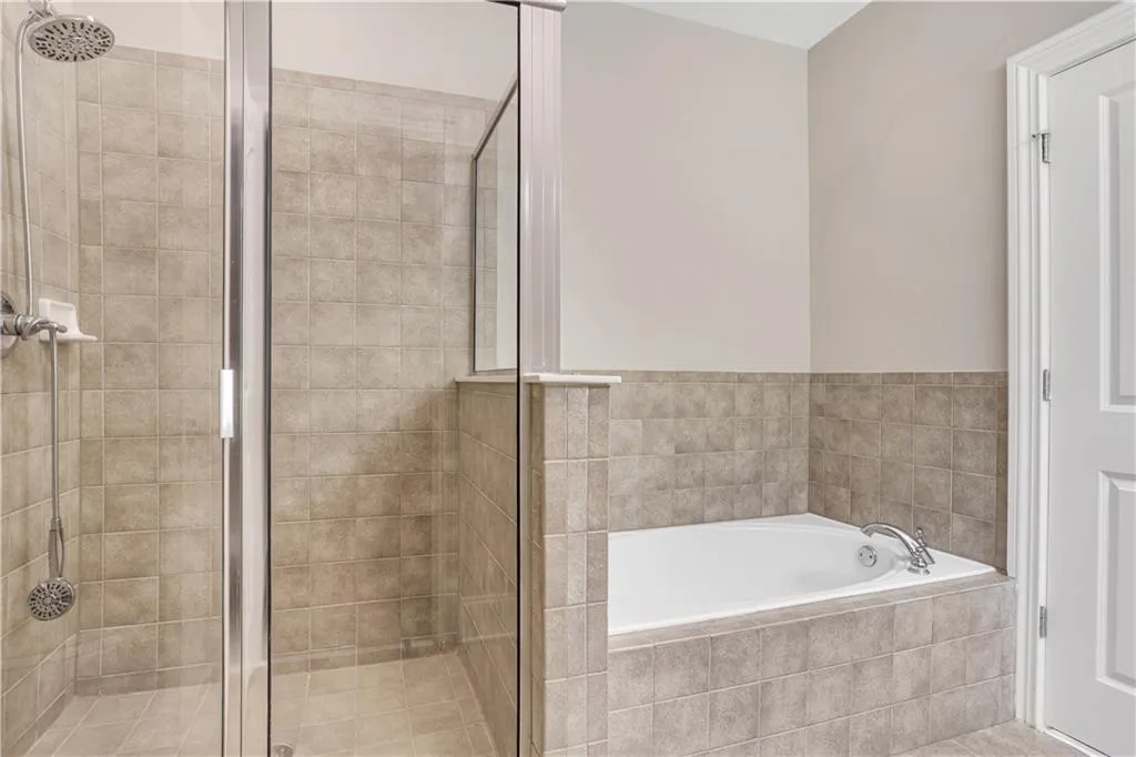 191 Le Gran Court, Sandy Springs, Georgia 30328, 2 Bedrooms Bedrooms, ,2 BathroomsBathrooms,Residential,Sold,191 Le Gran Court,6943609