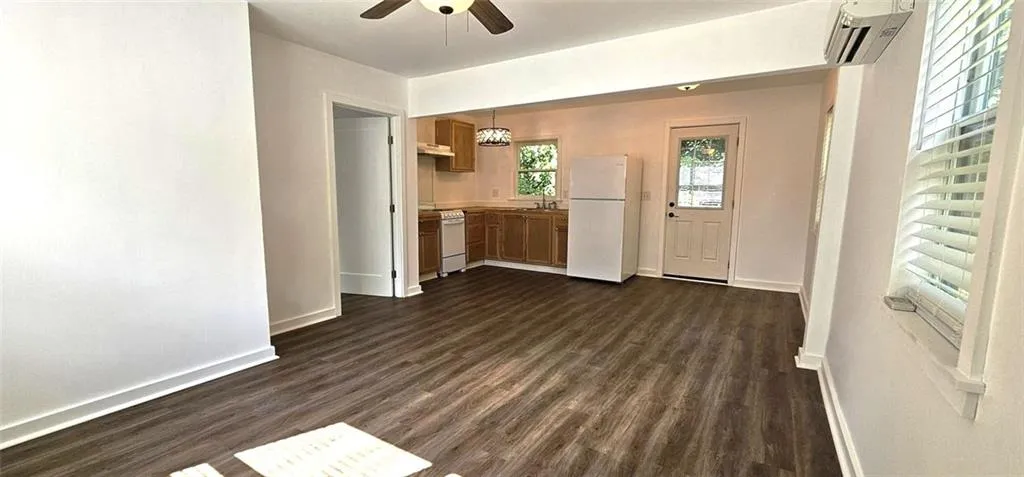 3230 W Shadowlawn Avenue Ne Garage Apt, Atlanta, Georgia 30305