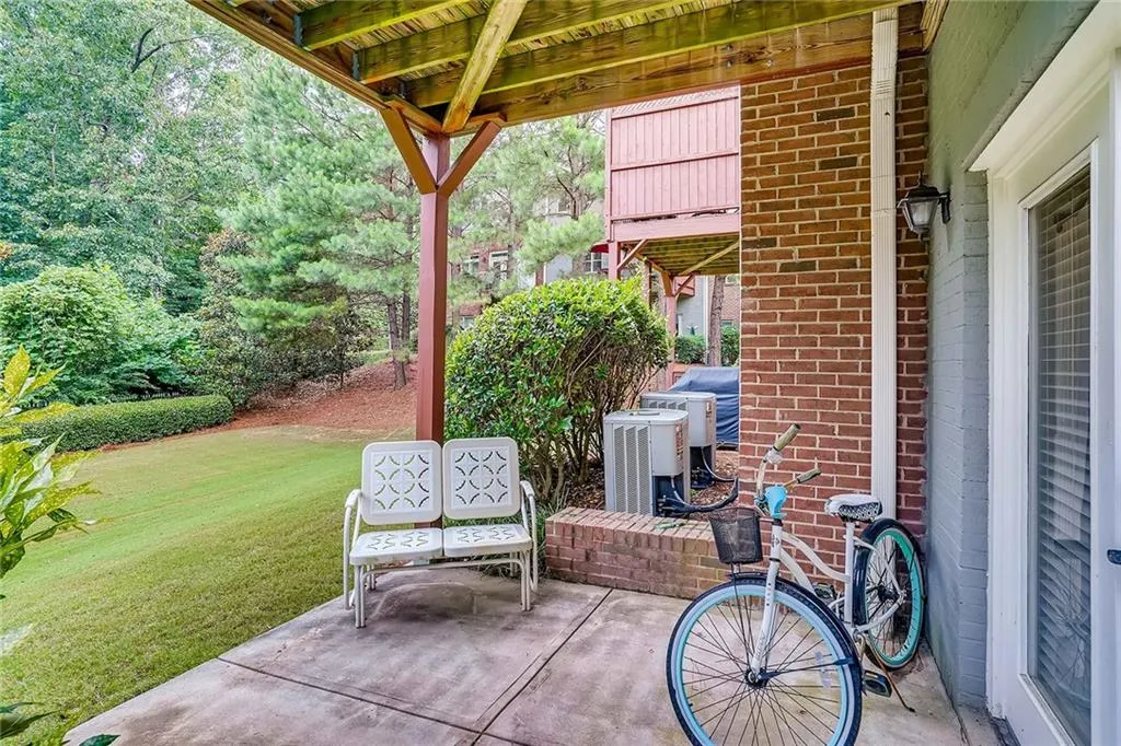 904 Dumaine Trace, Atlanta, Georgia 30328, 3 Bedrooms Bedrooms, ,3 BathroomsBathrooms,Residential,Sold,904 Dumaine Trace,6895888