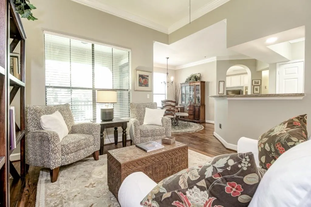 3777 Peachtree Road Ne Unit 534, Brookhaven, Georgia 30319, 2 Bedrooms Bedrooms, ,2 BathroomsBathrooms,Residential,Sold,3777 Peachtree Road Ne Unit 534,5705446
