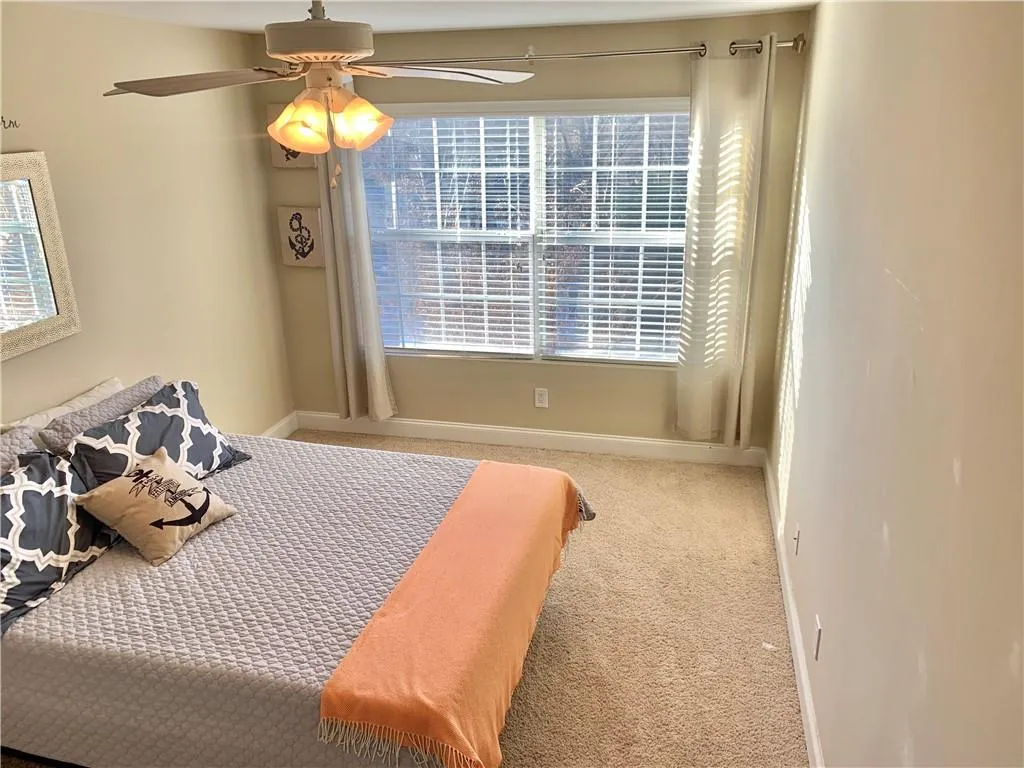 6980 Roswell Road Unit C5, Atlanta, Georgia 30328, 2 Bedrooms Bedrooms, ,2 BathroomsBathrooms,Residential,Sold,6980 Roswell Road Unit C5,6681417