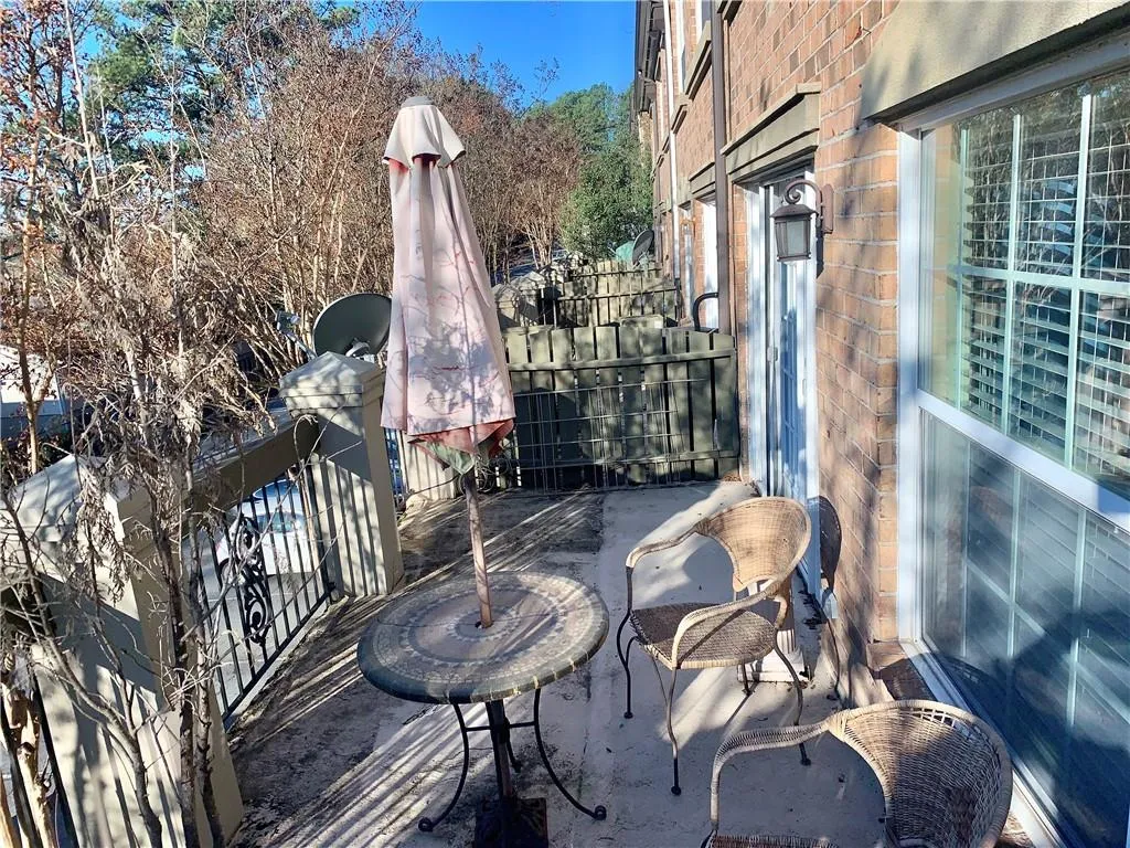 6980 Roswell Road Unit C5, Atlanta, Georgia 30328, 2 Bedrooms Bedrooms, ,2 BathroomsBathrooms,Residential,Sold,6980 Roswell Road Unit C5,6681417