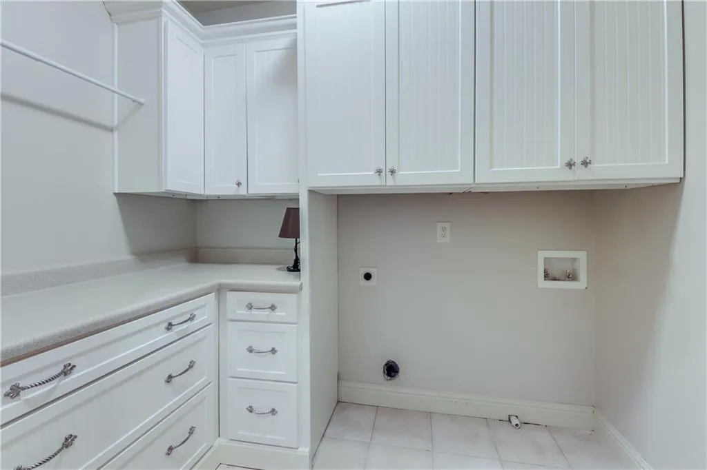 8504 Angels Walk, Sandy Springs, Georgia 30350, 3 Bedrooms Bedrooms, ,2 BathroomsBathrooms,Residential,Sold,8504 Angels Walk,6897072