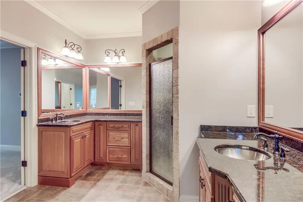 8504 Angels Walk, Sandy Springs, Georgia 30350, 3 Bedrooms Bedrooms, ,2 BathroomsBathrooms,Residential,Sold,8504 Angels Walk,6897072