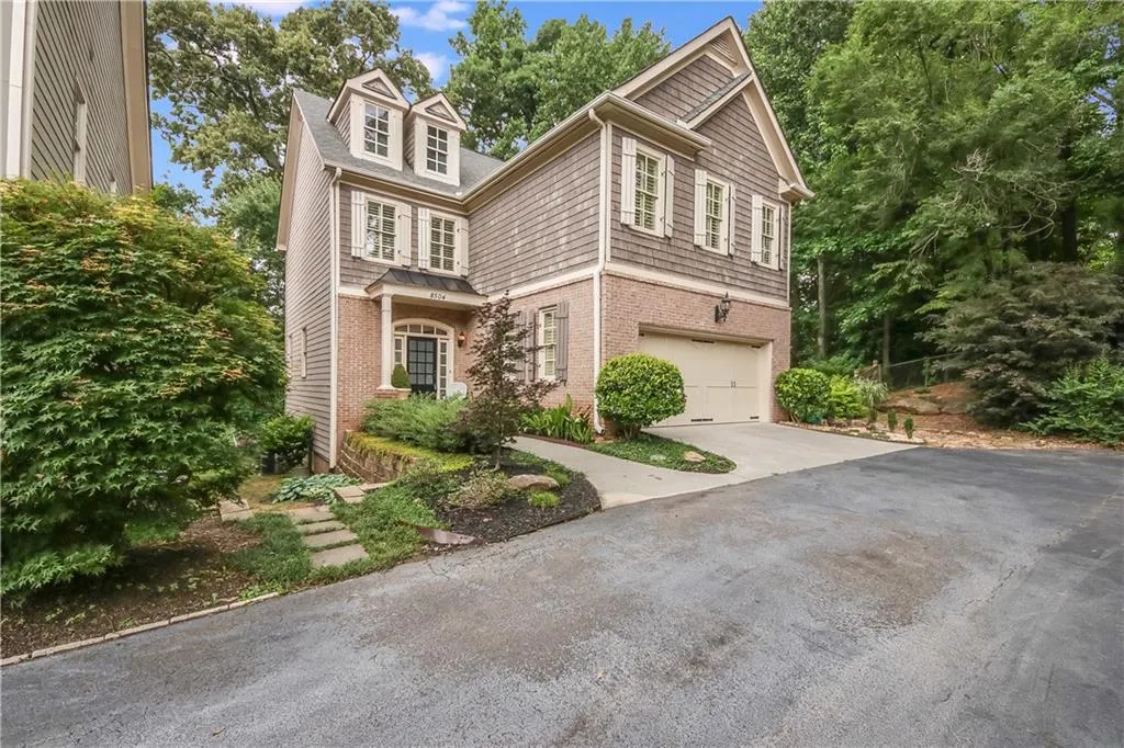 8504 Angels Walk, Sandy Springs, Georgia 30350, 3 Bedrooms Bedrooms, ,2 BathroomsBathrooms,Residential,Sold,8504 Angels Walk,6897072