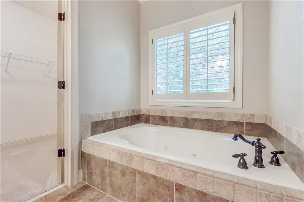 8504 Angels Walk, Sandy Springs, Georgia 30350, 3 Bedrooms Bedrooms, ,2 BathroomsBathrooms,Residential,Sold,8504 Angels Walk,6897072