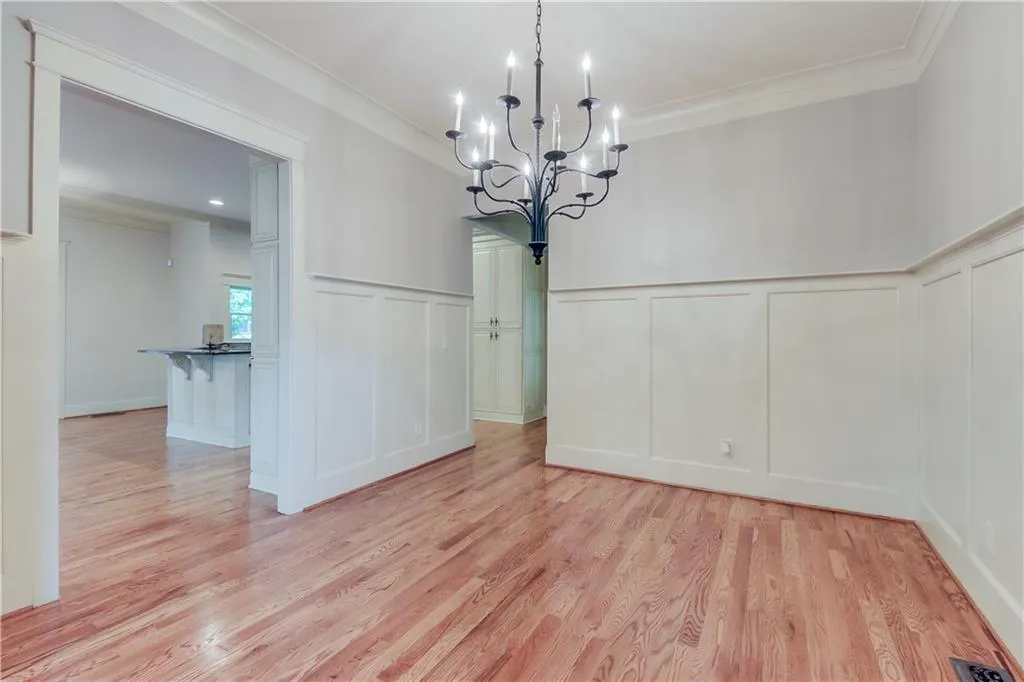 8504 Angels Walk, Sandy Springs, Georgia 30350, 3 Bedrooms Bedrooms, ,2 BathroomsBathrooms,Residential,Sold,8504 Angels Walk,6897072