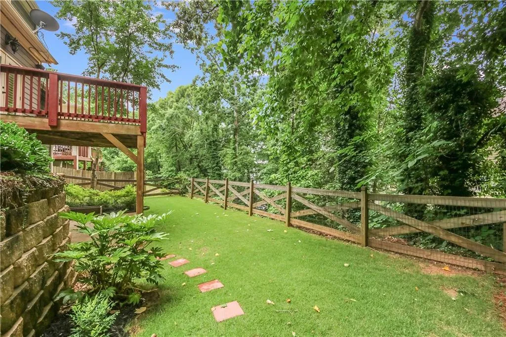 8504 Angels Walk, Sandy Springs, Georgia 30350, 3 Bedrooms Bedrooms, ,2 BathroomsBathrooms,Residential,Sold,8504 Angels Walk,6897072