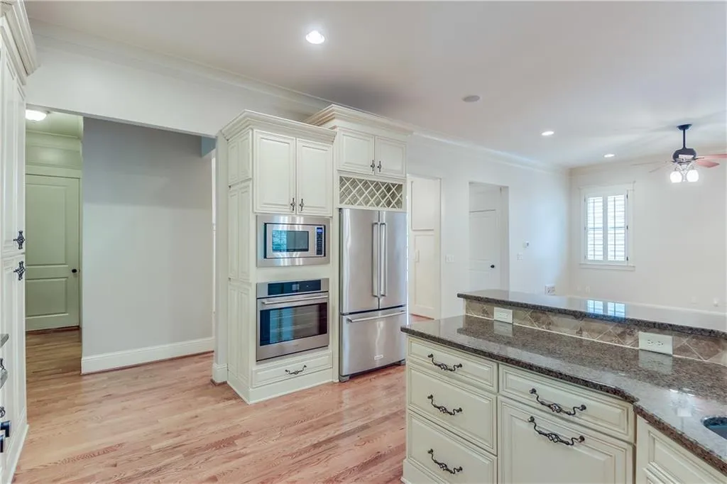 8504 Angels Walk, Sandy Springs, Georgia 30350, 3 Bedrooms Bedrooms, ,2 BathroomsBathrooms,Residential,Sold,8504 Angels Walk,6897072