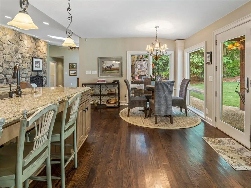 6205 Mountain Brook Lane, Sandy Springs, Georgia 30328, 5 Bedrooms Bedrooms, ,3 BathroomsBathrooms,Residential,Sold,6205 Mountain Brook Lane,6548178