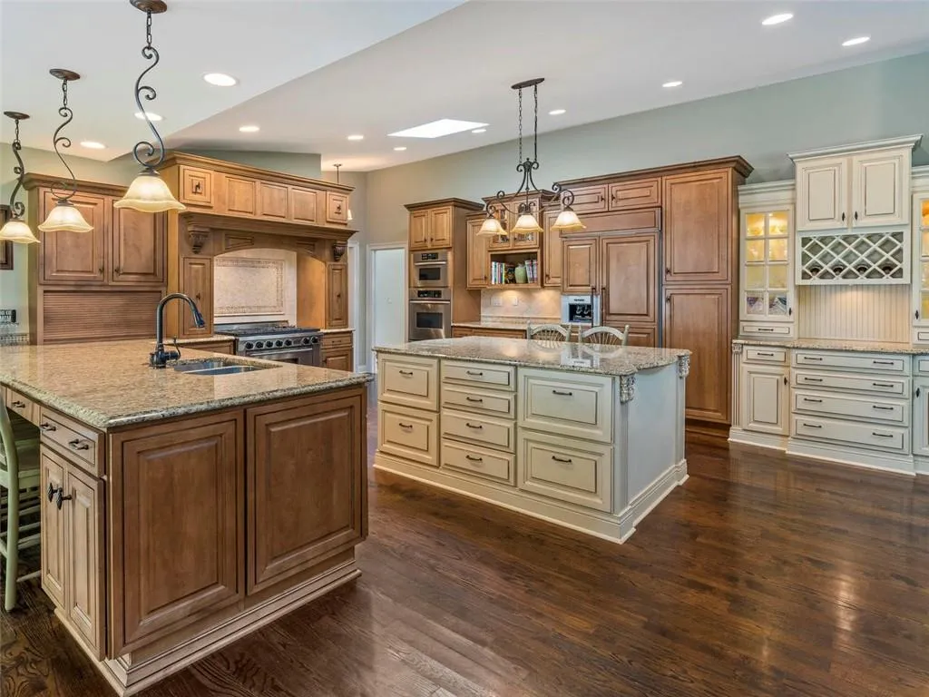 6205 Mountain Brook Lane, Sandy Springs, Georgia 30328, 5 Bedrooms Bedrooms, ,3 BathroomsBathrooms,Residential,Sold,6205 Mountain Brook Lane,6548178