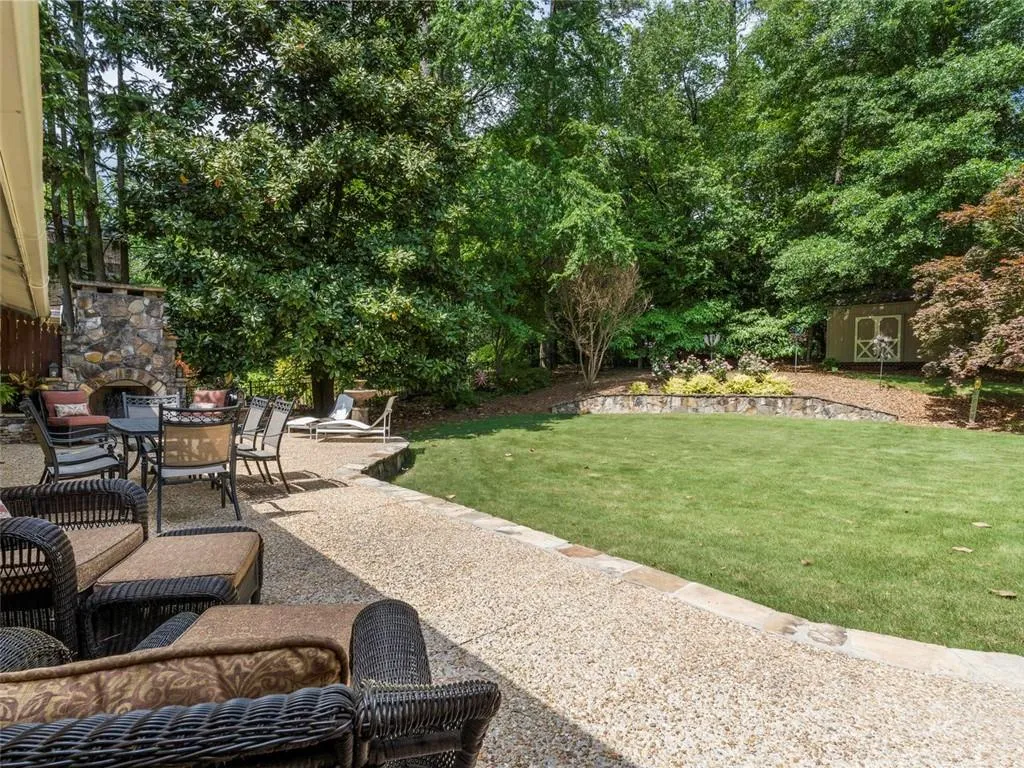 6205 Mountain Brook Lane, Sandy Springs, Georgia 30328, 5 Bedrooms Bedrooms, ,3 BathroomsBathrooms,Residential,Sold,6205 Mountain Brook Lane,6548178