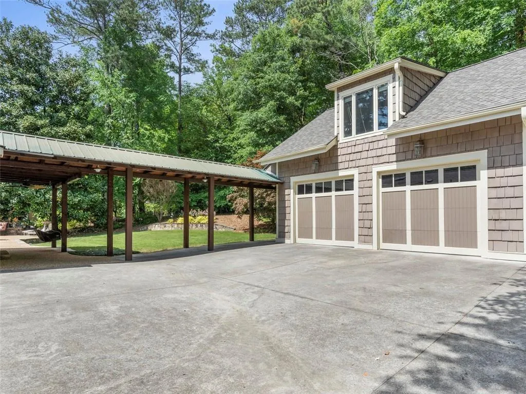 6205 Mountain Brook Lane, Sandy Springs, Georgia 30328, 5 Bedrooms Bedrooms, ,3 BathroomsBathrooms,Residential,Sold,6205 Mountain Brook Lane,6548178