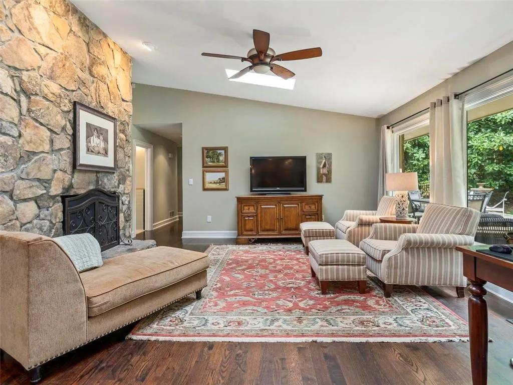 6205 Mountain Brook Lane, Sandy Springs, Georgia 30328, 5 Bedrooms Bedrooms, ,3 BathroomsBathrooms,Residential,Sold,6205 Mountain Brook Lane,6548178
