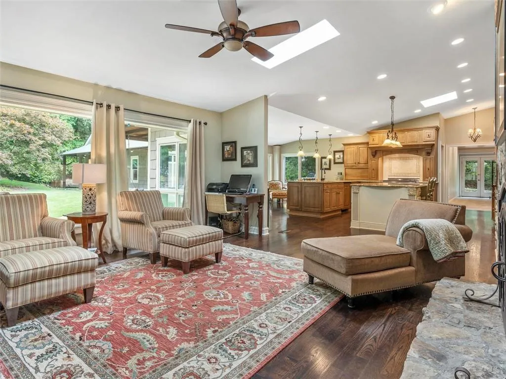 6205 Mountain Brook Lane, Sandy Springs, Georgia 30328, 5 Bedrooms Bedrooms, ,3 BathroomsBathrooms,Residential,Sold,6205 Mountain Brook Lane,6548178