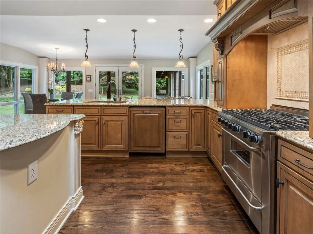 6205 Mountain Brook Lane, Sandy Springs, Georgia 30328, 5 Bedrooms Bedrooms, ,3 BathroomsBathrooms,Residential,Sold,6205 Mountain Brook Lane,6548178