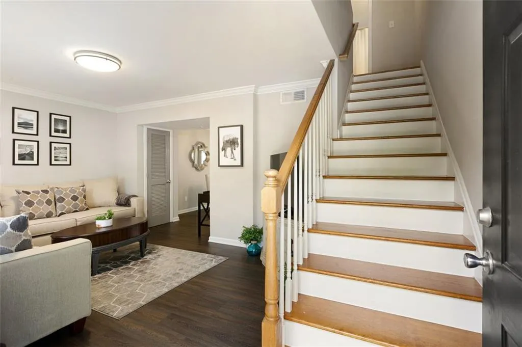 6940 Roswell Road Unit 25a, Atlanta, Georgia 30328, 2 Bedrooms Bedrooms, ,1 BathroomBathrooms,Residential,Sold,6940 Roswell Road Unit 25a,7255898