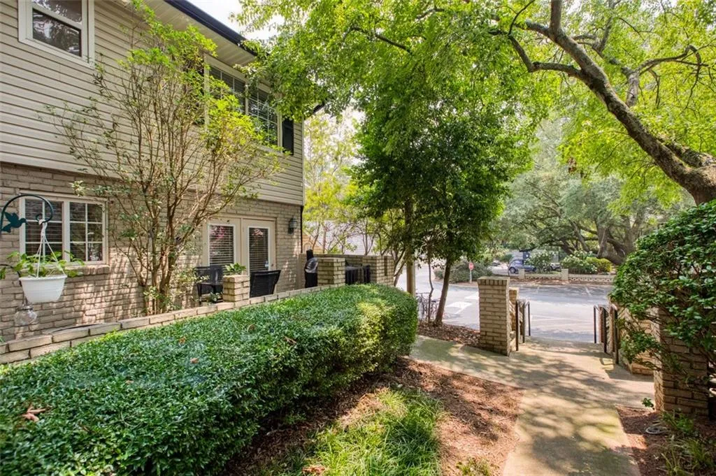 6940 Roswell Road Unit 25a, Atlanta, Georgia 30328, 2 Bedrooms Bedrooms, ,1 BathroomBathrooms,Residential,Sold,6940 Roswell Road Unit 25a,7255898