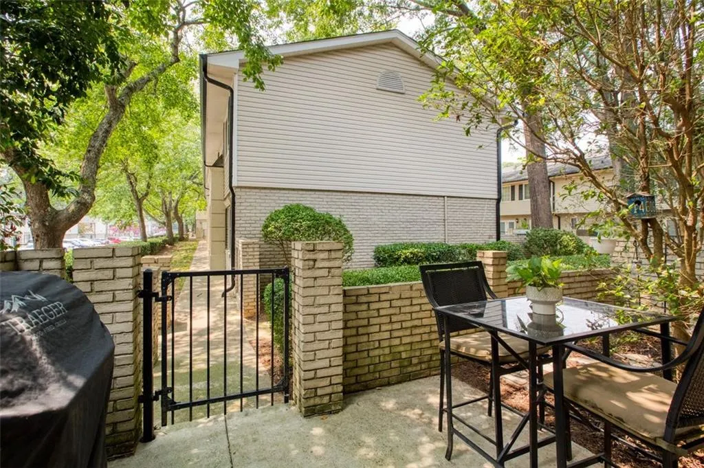 6940 Roswell Road Unit 25a, Atlanta, Georgia 30328, 2 Bedrooms Bedrooms, ,1 BathroomBathrooms,Residential,Sold,6940 Roswell Road Unit 25a,7255898