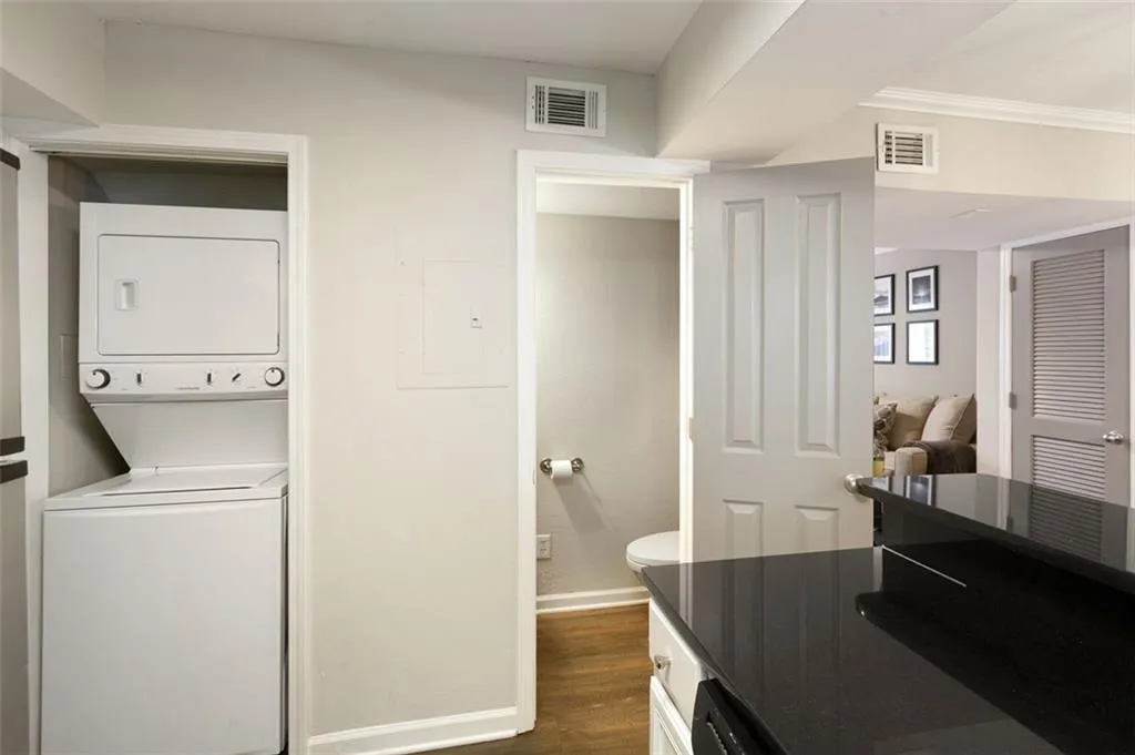 6940 Roswell Road Unit 25a, Atlanta, Georgia 30328, 2 Bedrooms Bedrooms, ,1 BathroomBathrooms,Residential,Sold,6940 Roswell Road Unit 25a,7255898