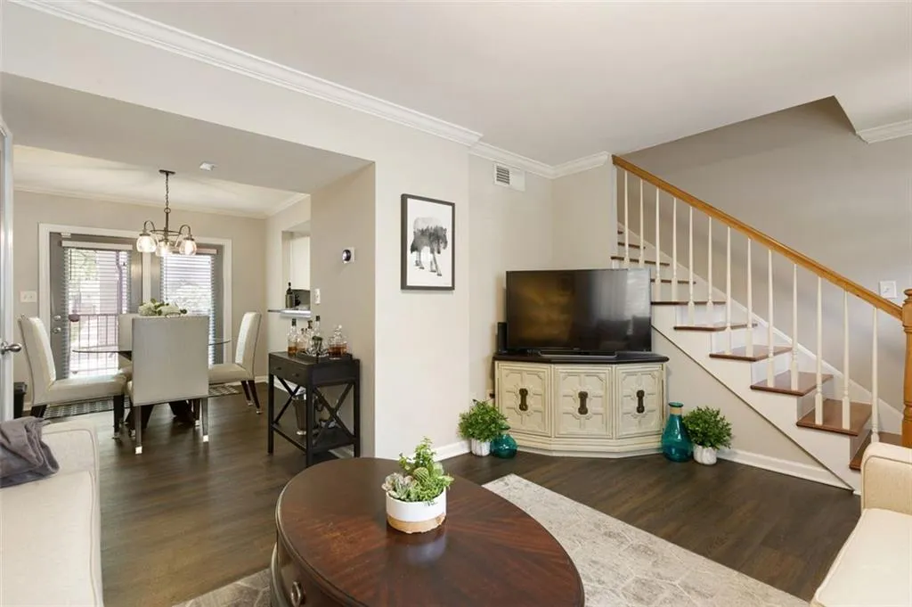 6940 Roswell Road Unit 25a, Atlanta, Georgia 30328, 2 Bedrooms Bedrooms, ,1 BathroomBathrooms,Residential,Sold,6940 Roswell Road Unit 25a,7255898