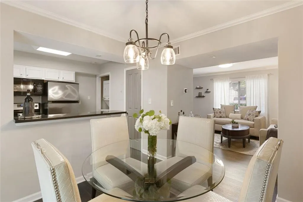 6940 Roswell Road Unit 25a, Atlanta, Georgia 30328, 2 Bedrooms Bedrooms, ,1 BathroomBathrooms,Residential,Sold,6940 Roswell Road Unit 25a,7255898