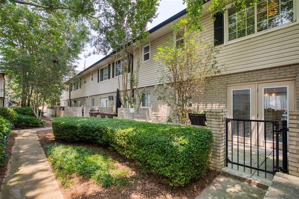 6940 Roswell Road Unit 25a, Atlanta, Georgia 30328, 2 Bedrooms Bedrooms, ,1 BathroomBathrooms,Residential,Sold,6940 Roswell Road Unit 25a,7255898