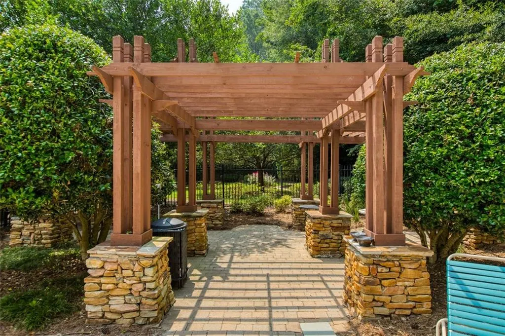 6940 Roswell Road Unit 25a, Atlanta, Georgia 30328, 2 Bedrooms Bedrooms, ,1 BathroomBathrooms,Residential,Sold,6940 Roswell Road Unit 25a,7255898