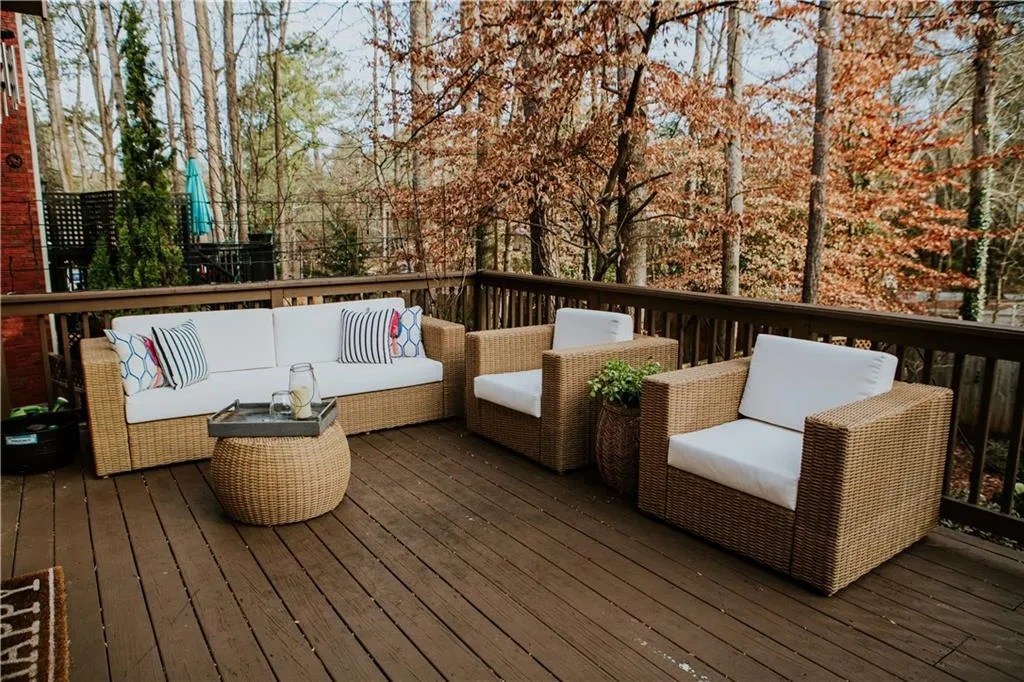 925 Roberts Landing Cove, Sandy Springs, Georgia 30350, 4 Bedrooms Bedrooms, ,3 BathroomsBathrooms,Residential,Sold,925 Roberts Landing Cove,6668302