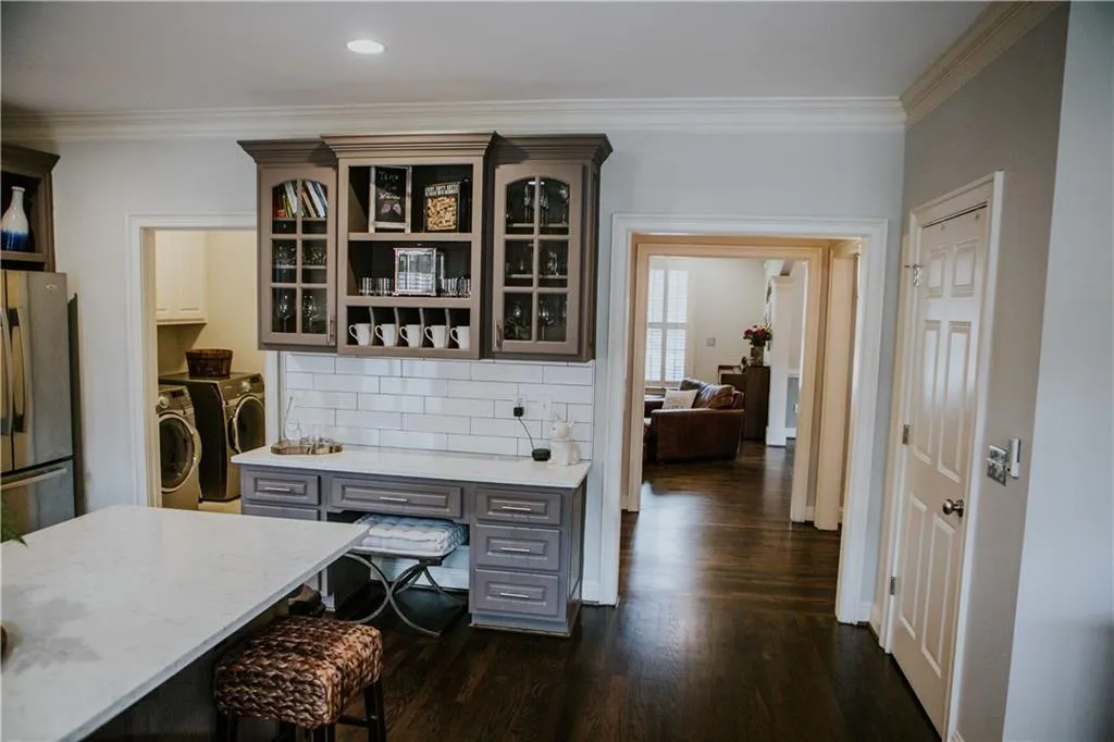 925 Roberts Landing Cove, Sandy Springs, Georgia 30350, 4 Bedrooms Bedrooms, ,3 BathroomsBathrooms,Residential,Sold,925 Roberts Landing Cove,6668302