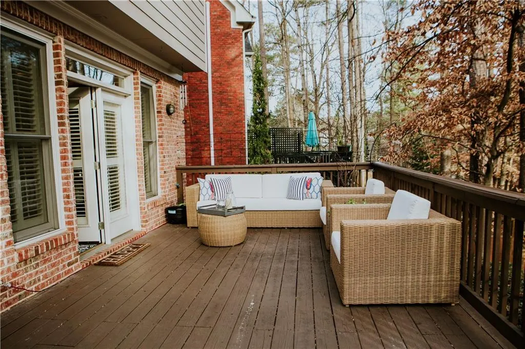 925 Roberts Landing Cove, Sandy Springs, Georgia 30350, 4 Bedrooms Bedrooms, ,3 BathroomsBathrooms,Residential,Sold,925 Roberts Landing Cove,6668302