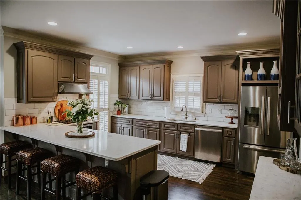 925 Roberts Landing Cove, Sandy Springs, Georgia 30350, 4 Bedrooms Bedrooms, ,3 BathroomsBathrooms,Residential,Sold,925 Roberts Landing Cove,6668302